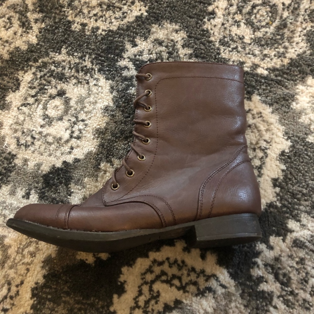 Women’s size 8 Boots